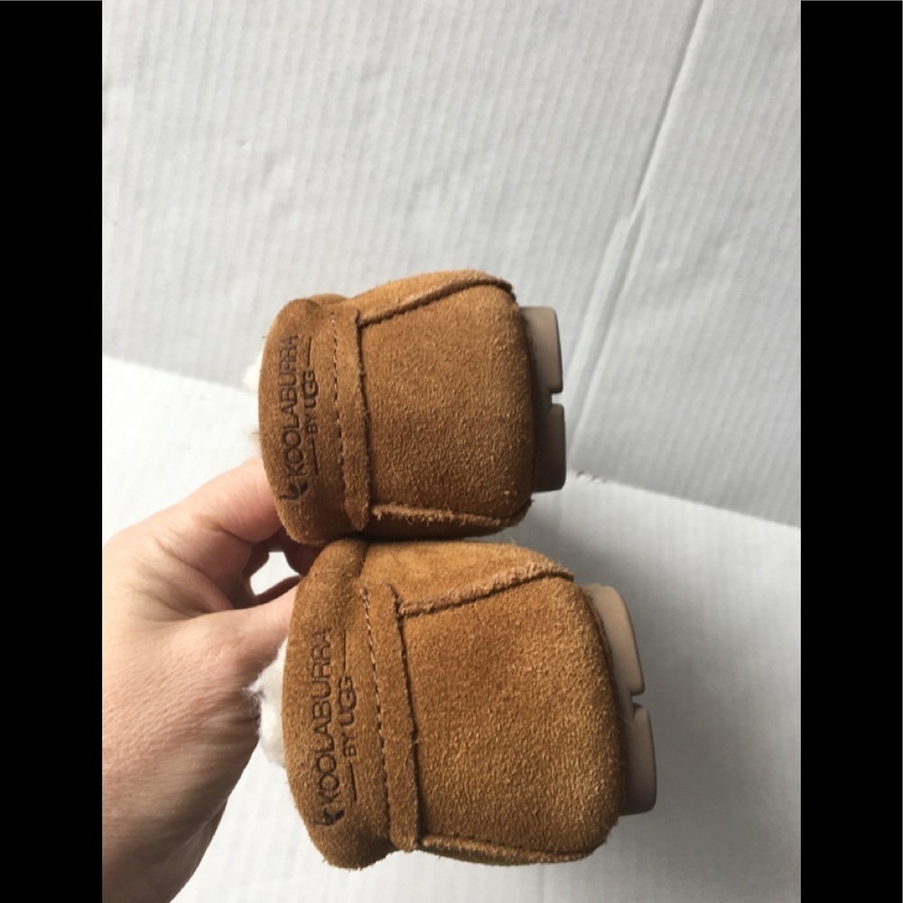 Koolaburra by UGG Tan/ Chestnut Slippers - Picture 6 of 16